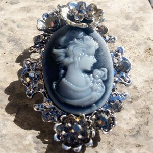 Elegant Silver faux Cameo Brooch
